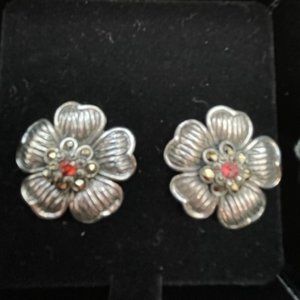 Sterling silver flower pierced earrings